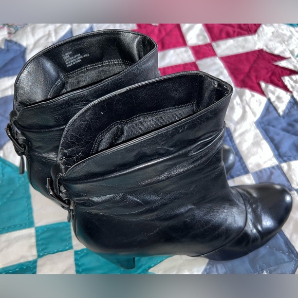 BCBGeneration Slouchy Short Leather Heeled Boots, Black, Size 8, Great Condition - Picture 4 of 16